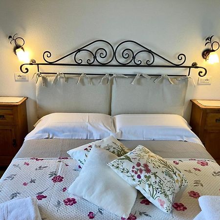 Agriturismo Santa Maria ปีเอนซา ภายนอก รูปภาพ