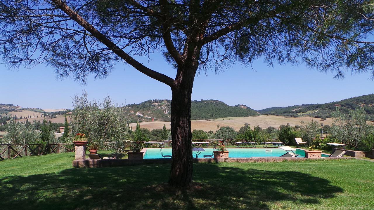 Agriturismo Santa Maria ปีเอนซา ภายนอก รูปภาพ