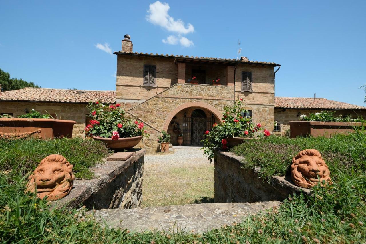 Agriturismo Santa Maria ปีเอนซา ภายนอก รูปภาพ
